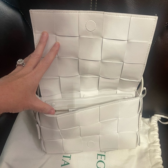 White Bottega Veneta Fringe Cassette Bag - Picture 3 of 9